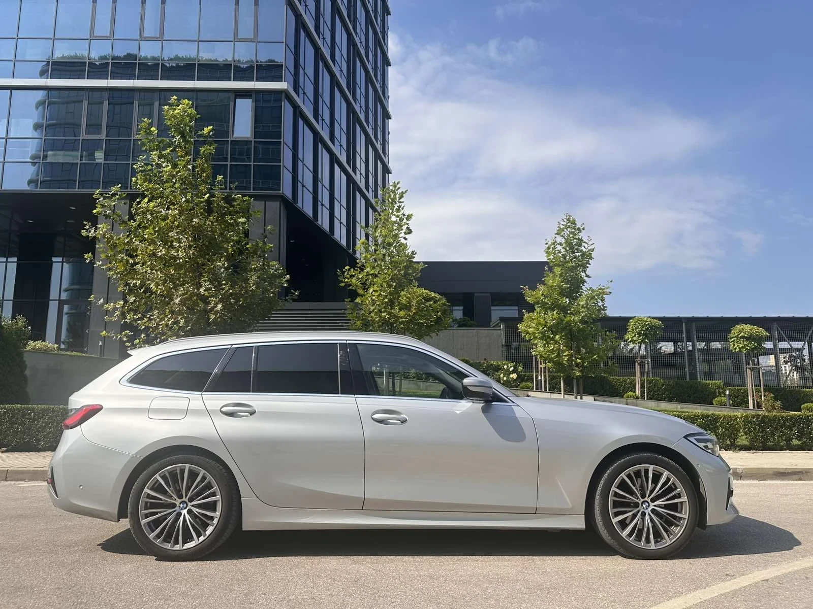 BMW 320 xDrive 4x4, снимка 6 - Автомобили и джипове - 56162878