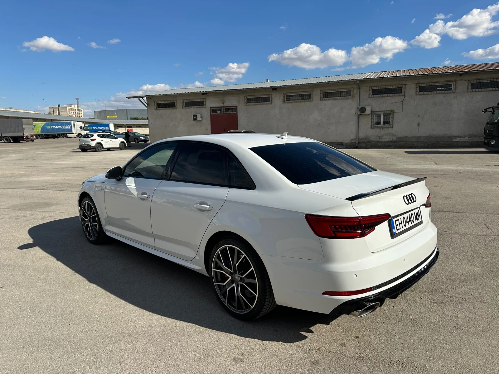 Audi A4 2.0TFSI, снимка 7 - Автомобили и джипове - 56246492