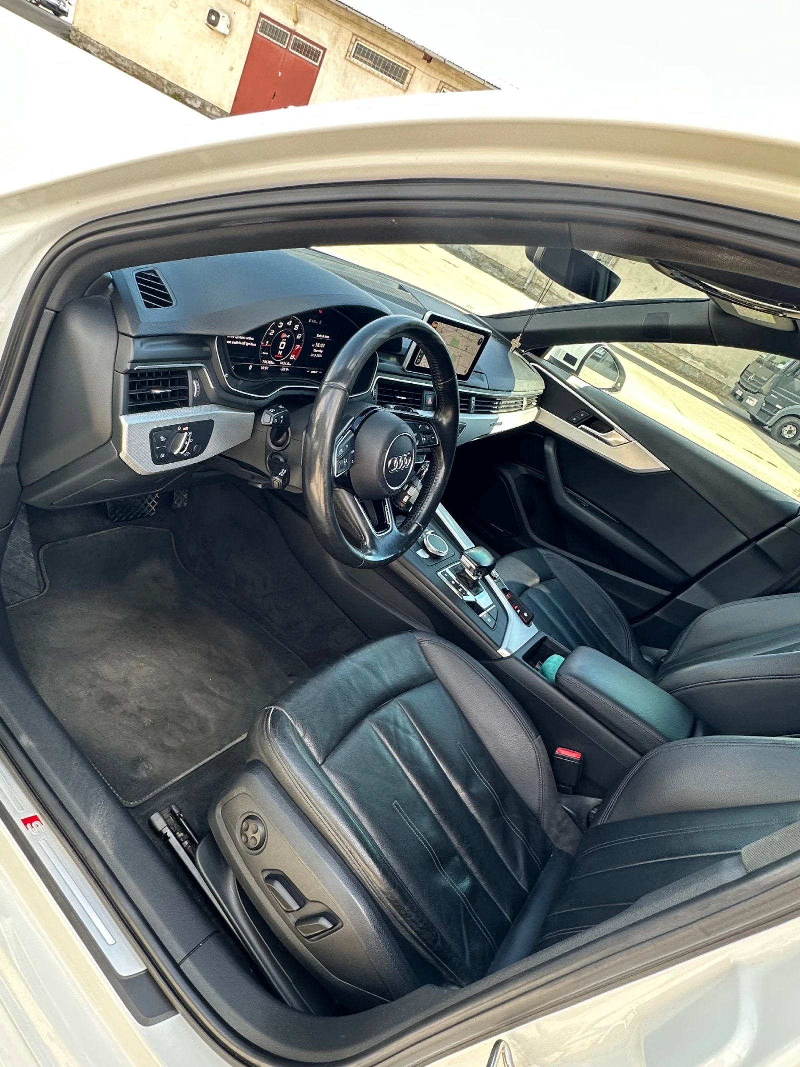 Audi A4 2.0TFSI, снимка 8 - Автомобили и джипове - 56246492