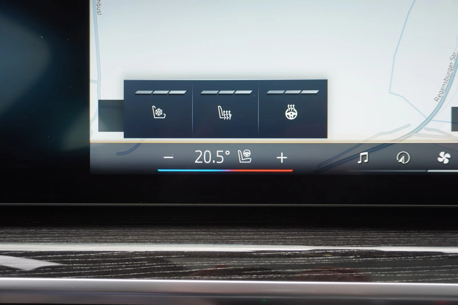 BMW i7 xDrive60/360/ICONIC GLOW/HUD/PANO/B&W/SHADOW PACK/ | Mobile.bg � ����������� 11