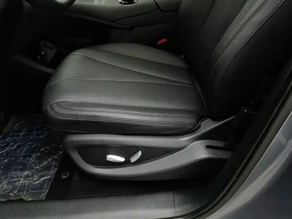 BYD Sealion 06 DM-i 170 Pilot Pro Edition, снимка 13 - Автомобили и джипове - 56726368