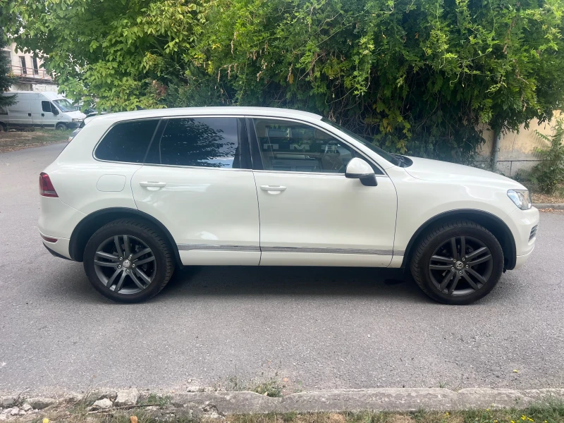 VW Touareg 3.0 tdi 239к.с. ПРОМОЦИЯ ДО КРАЯ НА МЕСЕЦА, снимка 4 - Автомобили и джипове - 47132685