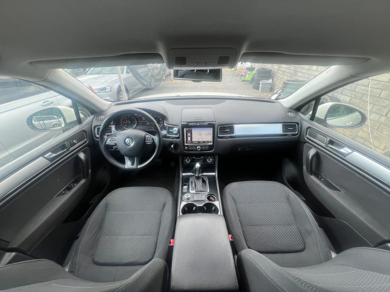 VW Touareg 3.0 tdi 239к.с. ПРОМОЦИЯ ДО КРАЯ НА МЕСЕЦА, снимка 12 - Автомобили и джипове - 47132685