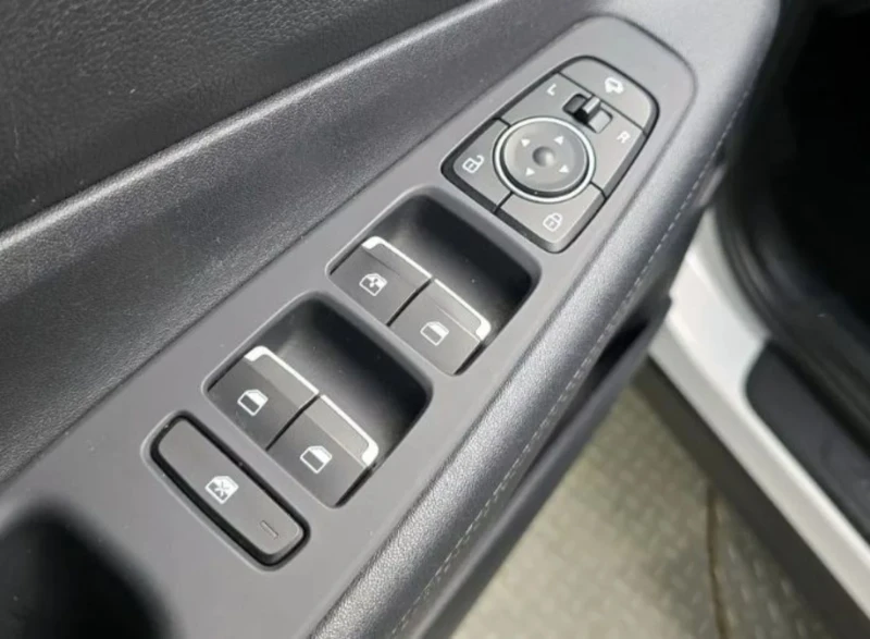 Hyundai Santa fe 2.2 4WD, снимка 13 - Автомобили и джипове - 52751070