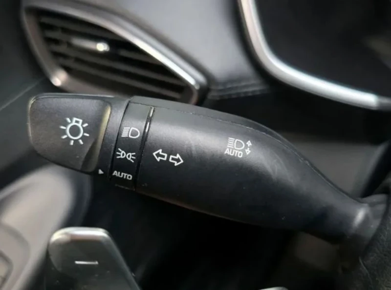 Hyundai Santa fe 2.2 4WD, снимка 16 - Автомобили и джипове - 52751070