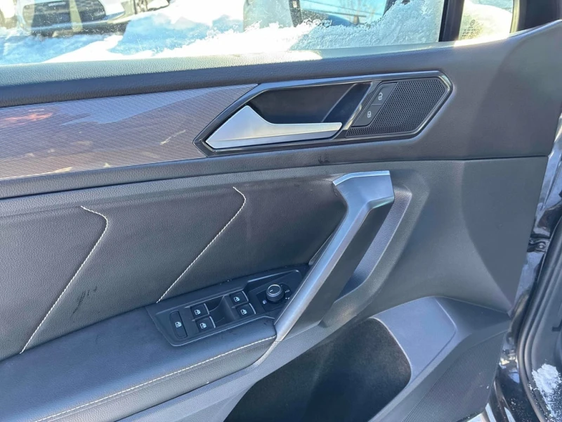 VW Tiguan * Comfortline * Camera* Navi* Keyless, снимка 12 - Автомобили и джипове - 53344951