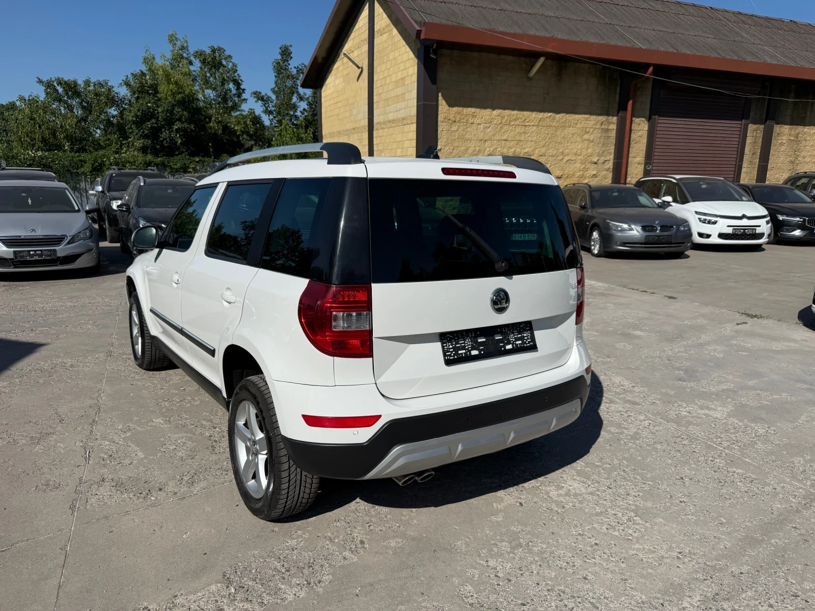 Skoda Yeti 2.0tdi 4X4 DSG 170kc L&K - изображение 6