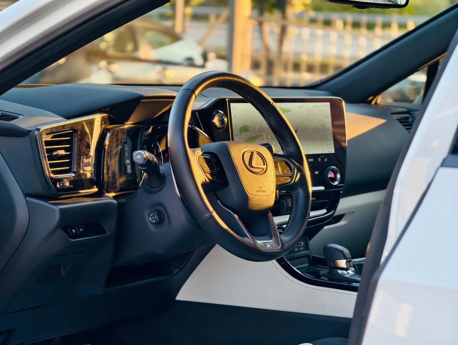 Lexus NX 450 + /F Sport/360Camera/HUD/EU | Mobile.bg   12