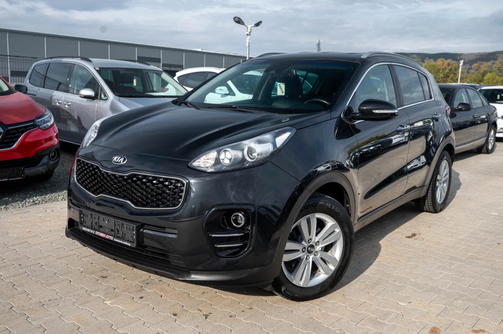 Kia Sportage LED* Камера* Нави* мн.екстри - изображение 3