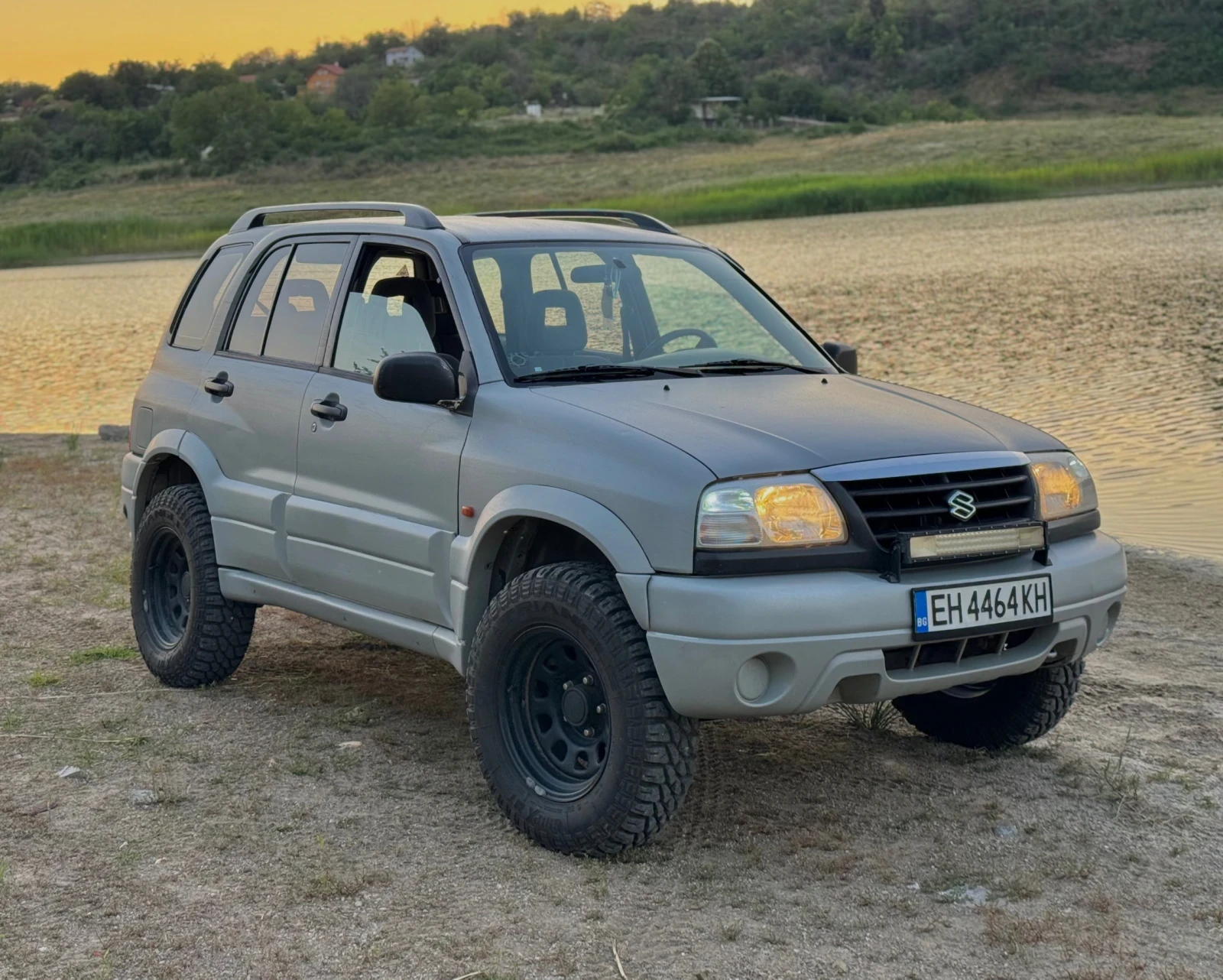 Suzuki Grand vitara 4Х4!БЪРЗИ/БАВНИ!2.5-V6!РЪЧКА!, снимка 5 - Автомобили и джипове - 55451339