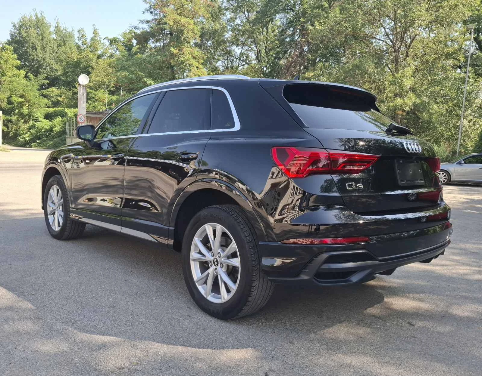 Audi Q3 2.0TFSI, снимка 2 - Автомобили и джипове - 55656052