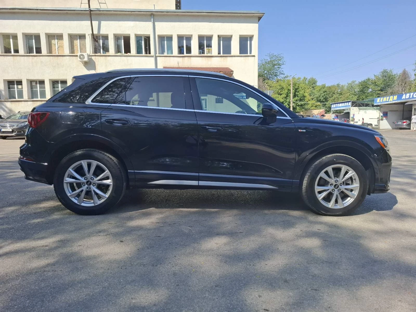 Audi Q3 2.0TFSI, снимка 5 - Автомобили и джипове - 55656052