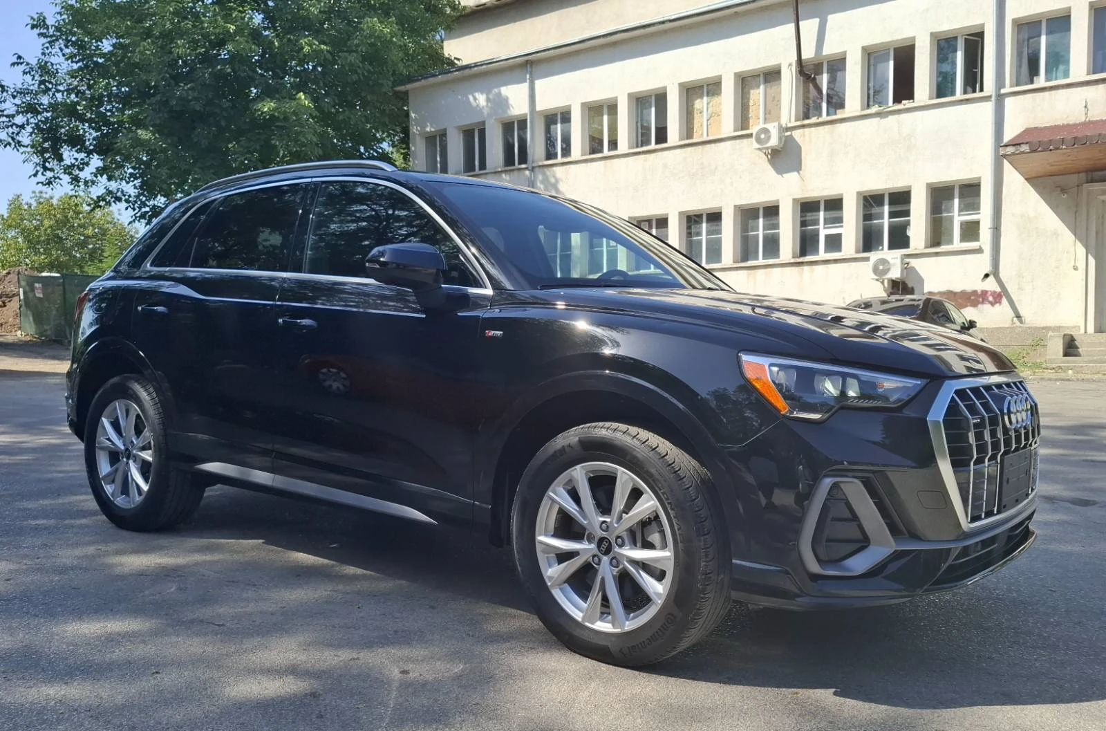 Audi Q3 2.0TFSI, снимка 4 - Автомобили и джипове - 55656052