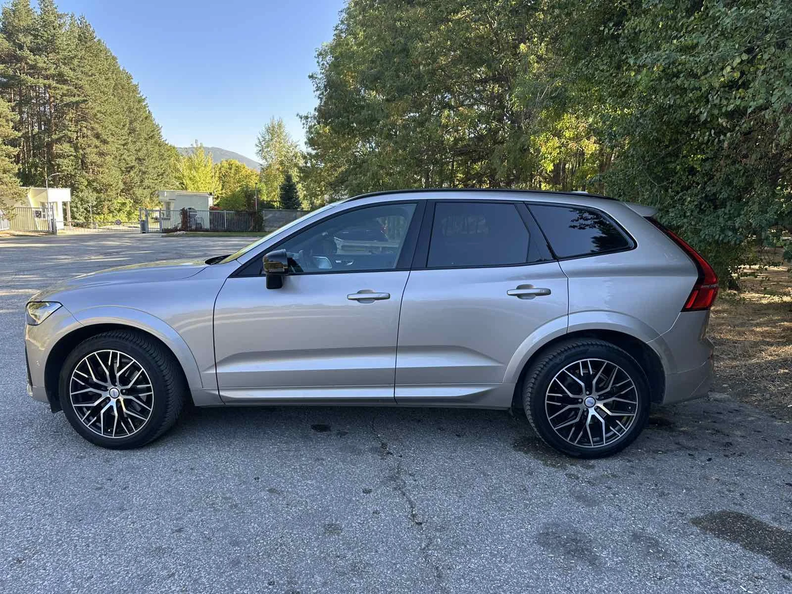 Volvo XC60 Ultimate B5, снимка 2 - Автомобили и джипове - 56521548