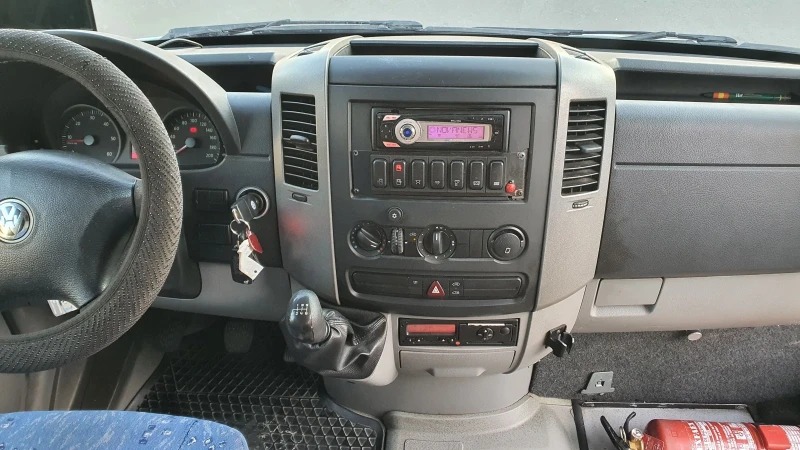 VW Crafter 20 местен 2.5 TDI 163 к.с. Нов Внос , снимка 12 - Бусове и автобуси - 52356869