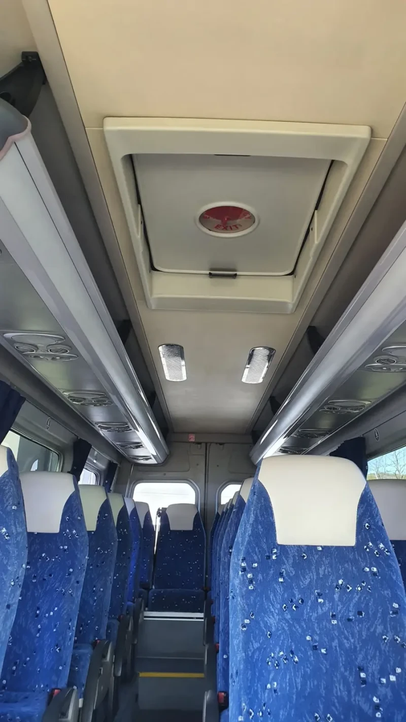 VW Crafter 20 местен 2.5 TDI 163 к.с. Нов Внос , снимка 14 - Бусове и автобуси - 52356869