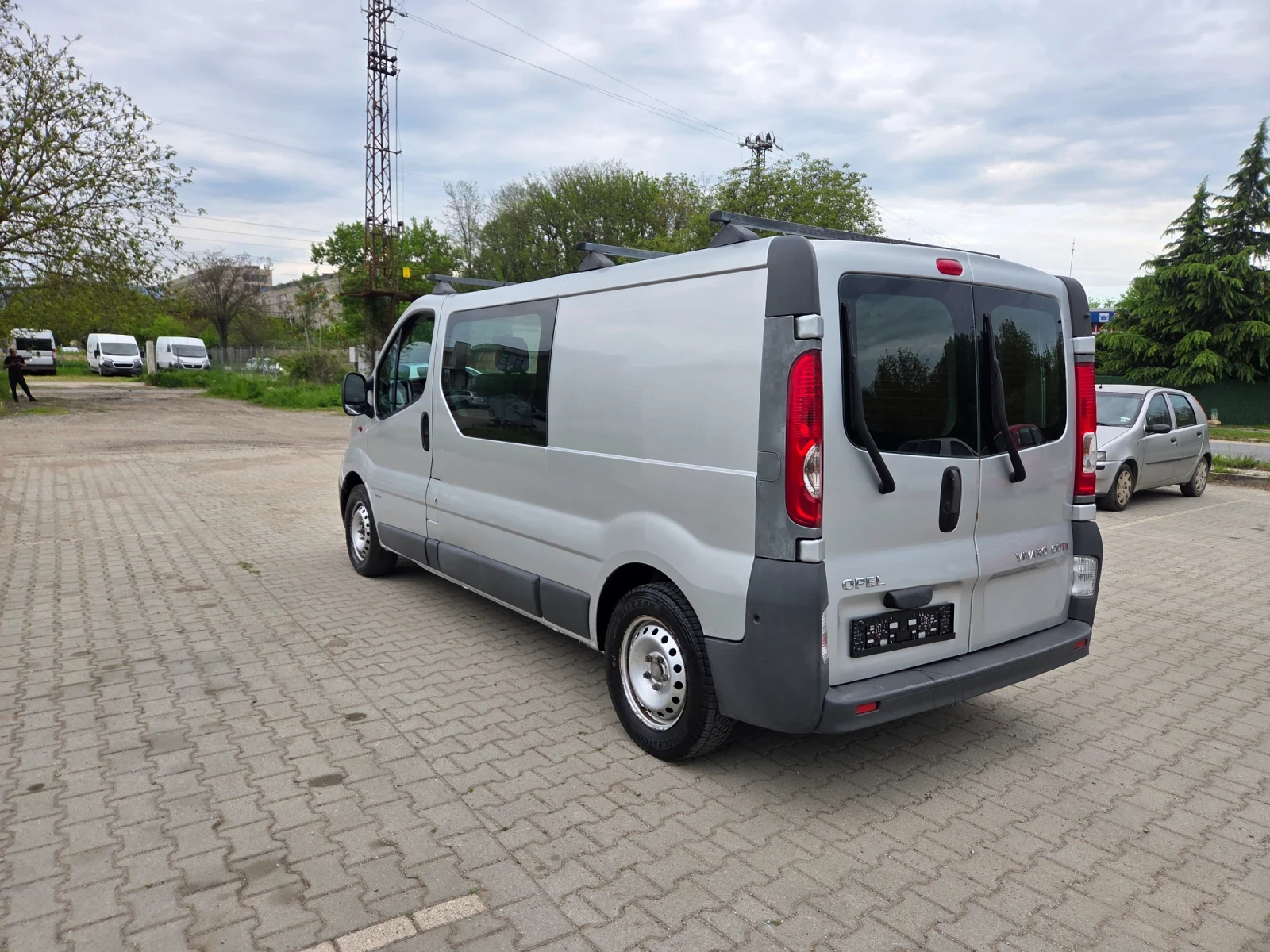 Opel Vivaro Нов внос-6 местен  2.0сдти 115к.с  Клима, снимка 5 - Бусове и автобуси - 54455423