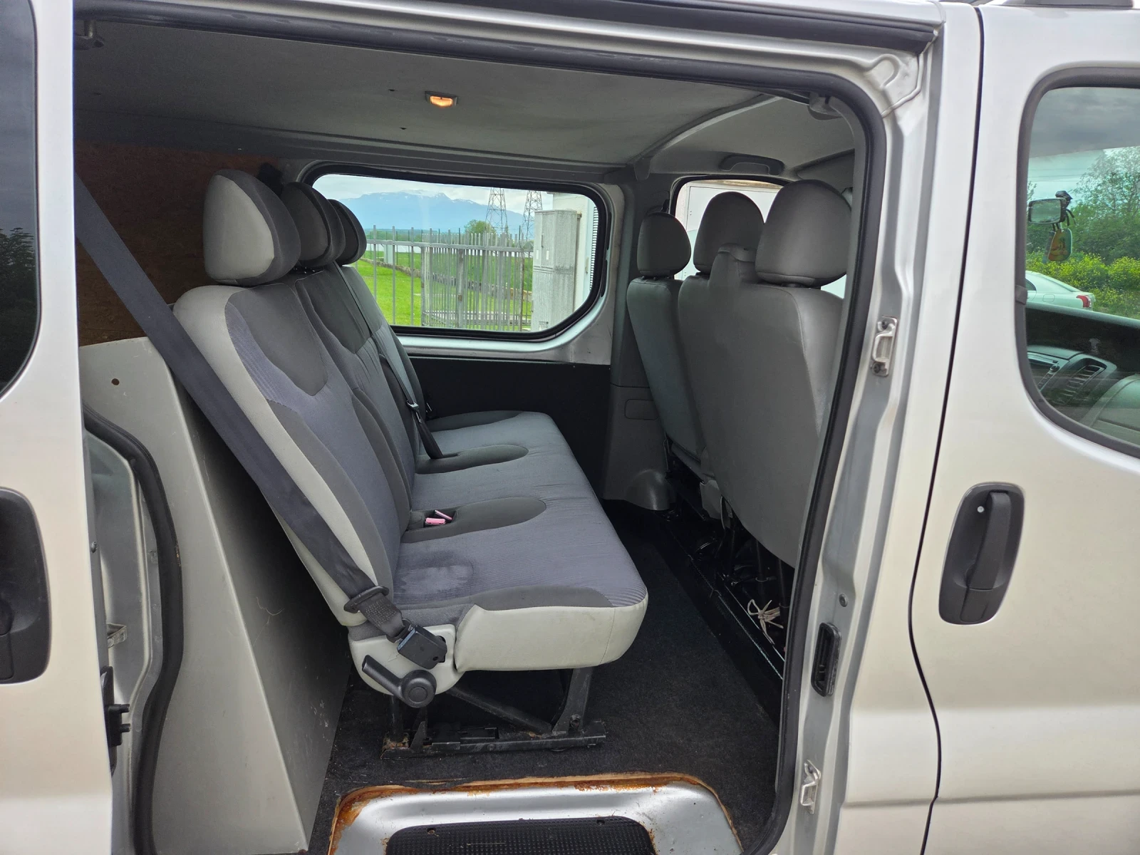 Opel Vivaro Нов внос-6 местен  2.0сдти 115к.с  Клима, снимка 7 - Бусове и автобуси - 54455423