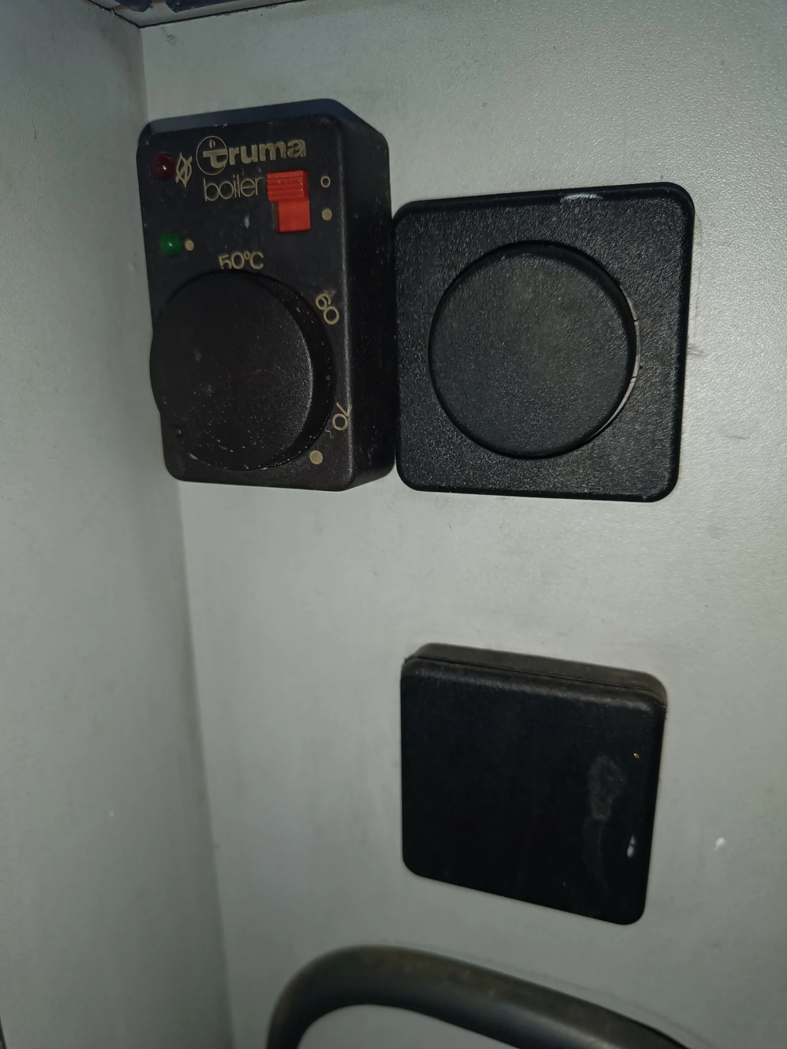 Кемпер Ford Transit, снимка 14 - Каравани и кемпери - 53803923