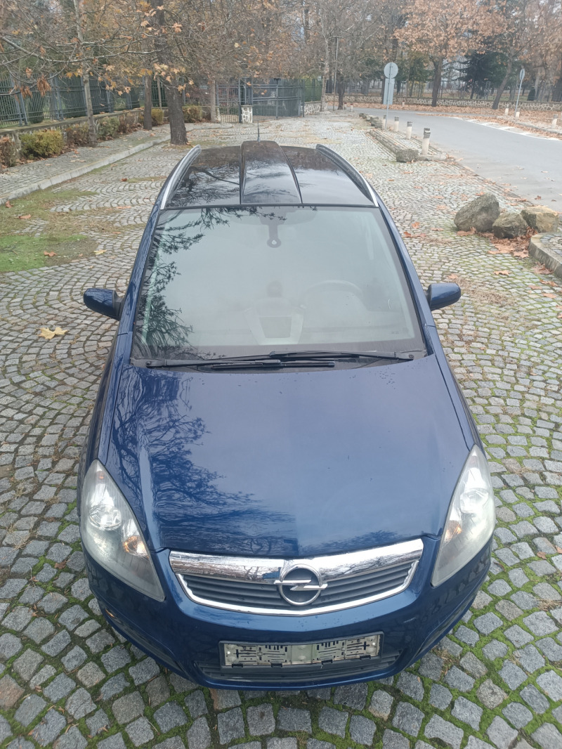 Opel Zafira 1.6 105 панорама, снимка 2 - Автомобили и джипове - 45782375
