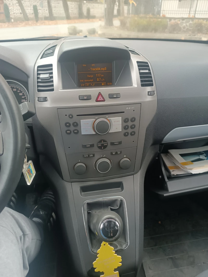 Opel Zafira 1.6 105 панорама, снимка 12 - Автомобили и джипове - 45782375