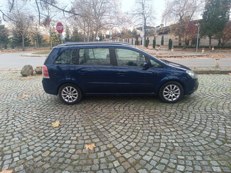 Opel Zafira 1.6 105 панорама, снимка 6 - Автомобили и джипове - 45782375
