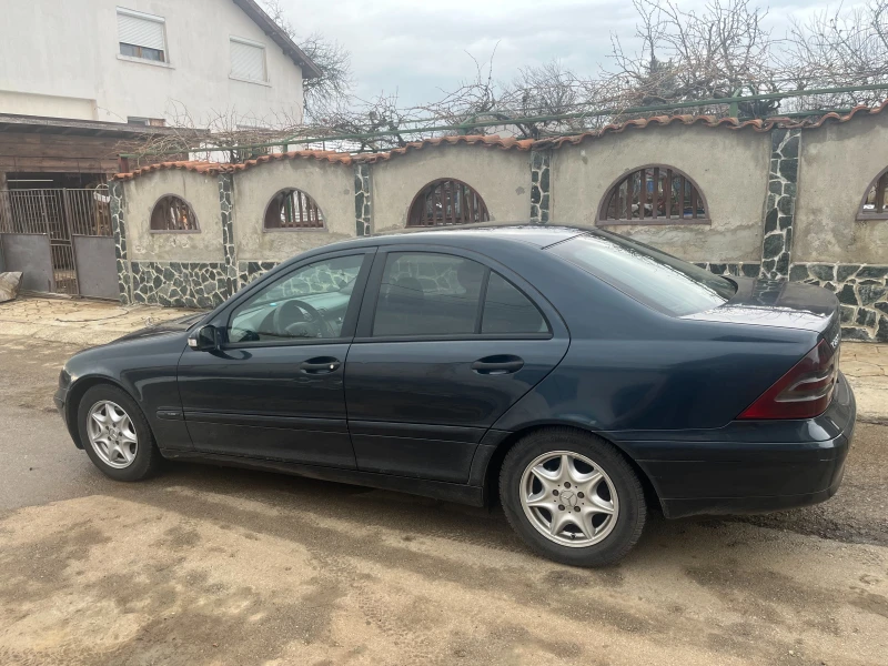 Mercedes-Benz C 220, снимка 3 - Автомобили и джипове - 49313563