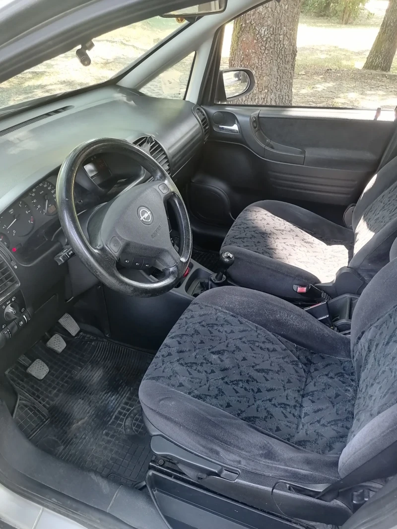 Opel Zafira 1.6 16v, снимка 7 - Автомобили и джипове - 51391770