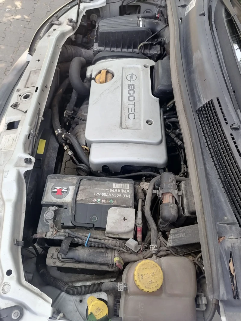 Opel Zafira 1.6 16v, снимка 13 - Автомобили и джипове - 51391770