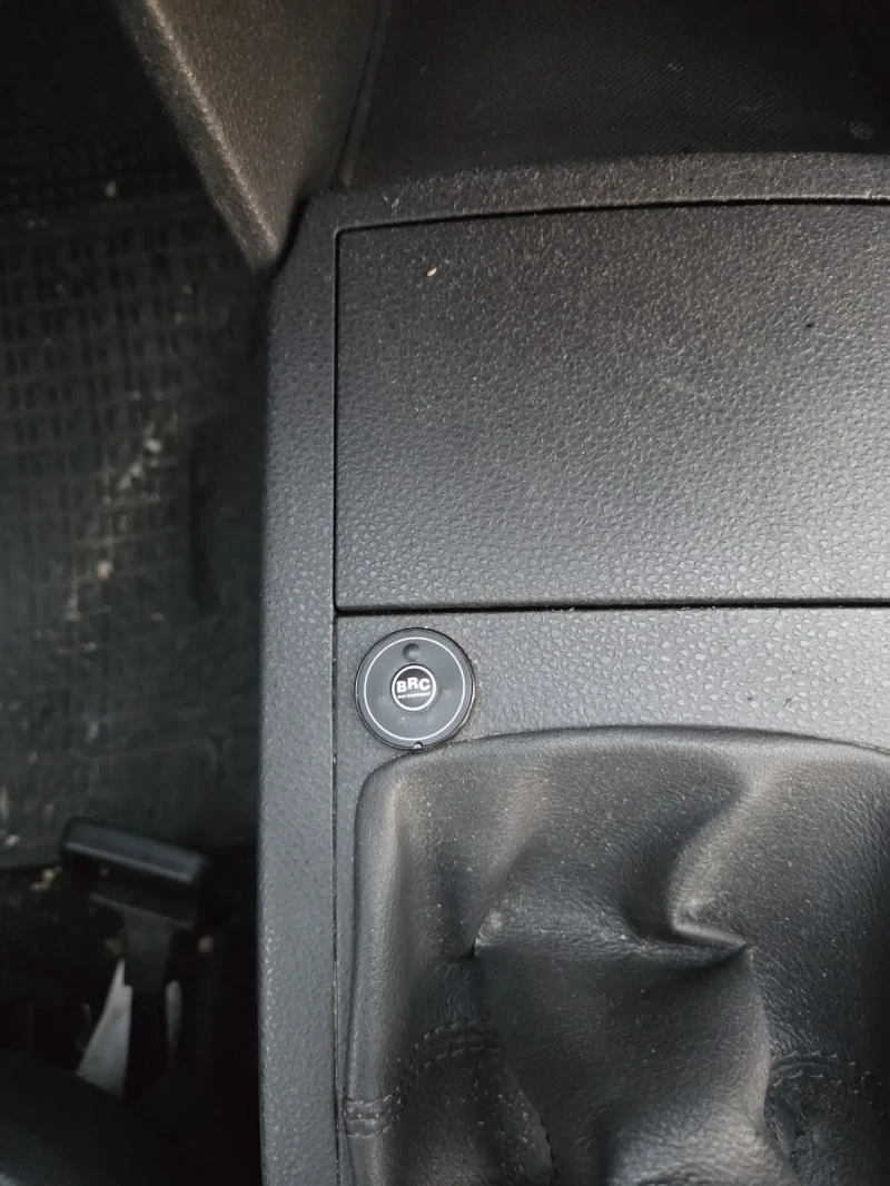 VW Polo 1.2, снимка 10 - Автомобили и джипове - 52580564