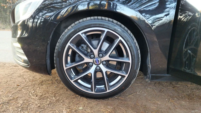 Volvo V60 R design , снимка 12 - Автомобили и джипове - 52777165