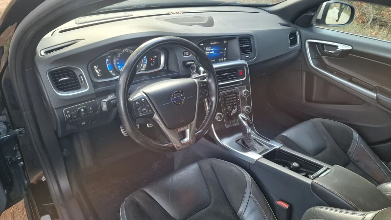 Volvo V60 R design , снимка 8 - Автомобили и джипове - 52777165