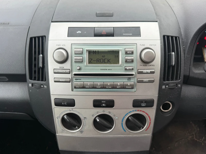 Toyota Corolla verso 2.2 D4-D 6ck 7 места !!!!ЦЯЛА ЗА ЧАСТИ!!!!, снимка 13 - Автомобили и джипове - 53020922