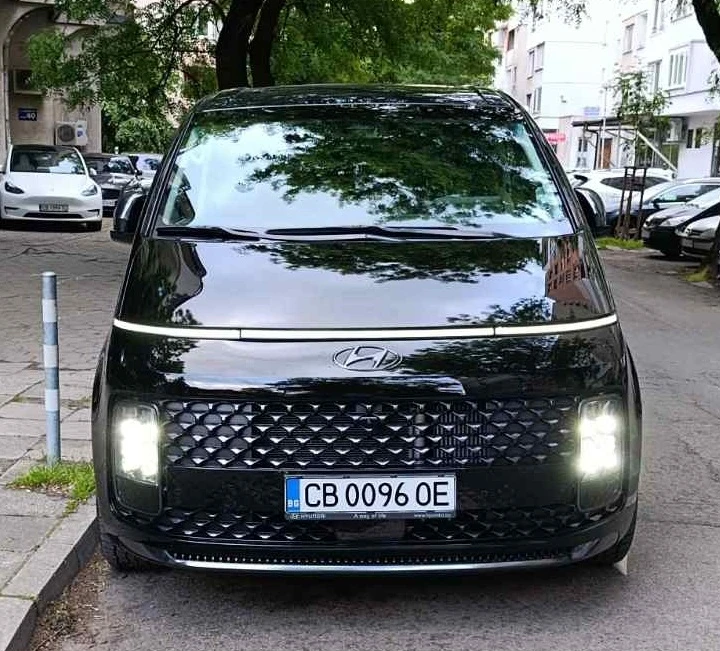 Hyundai Staria Премиум, снимка 9 - Автомобили и джипове - 54575944