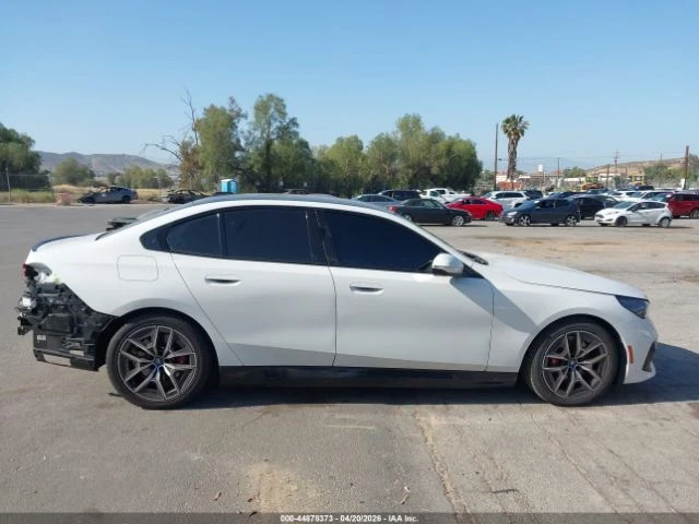 BMW i5 * eDrive40* КОЖА* ПОДГРЕВ* HARMAN KARDON* HUD* 360, снимка 13 - Автомобили и джипове - 55131041