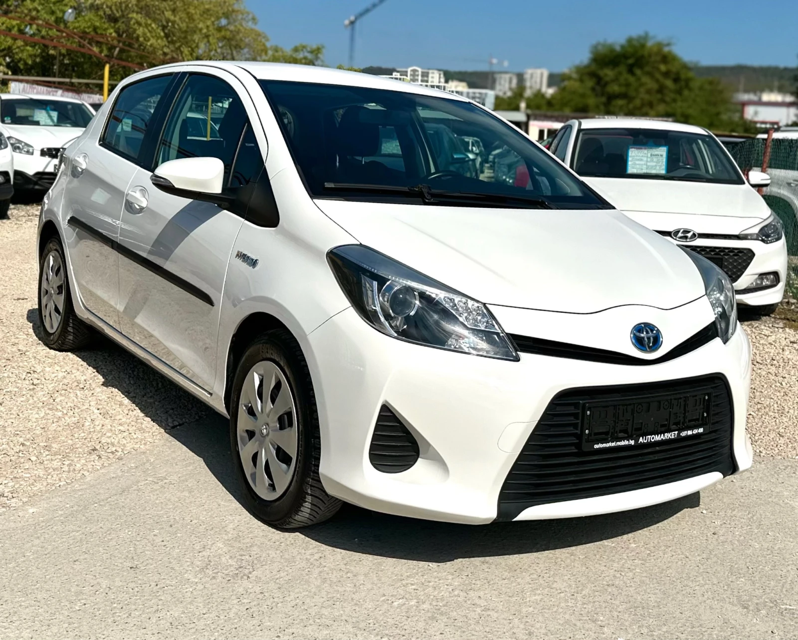 Toyota Yaris 1.5 HYBRID 100HP - изображение 3