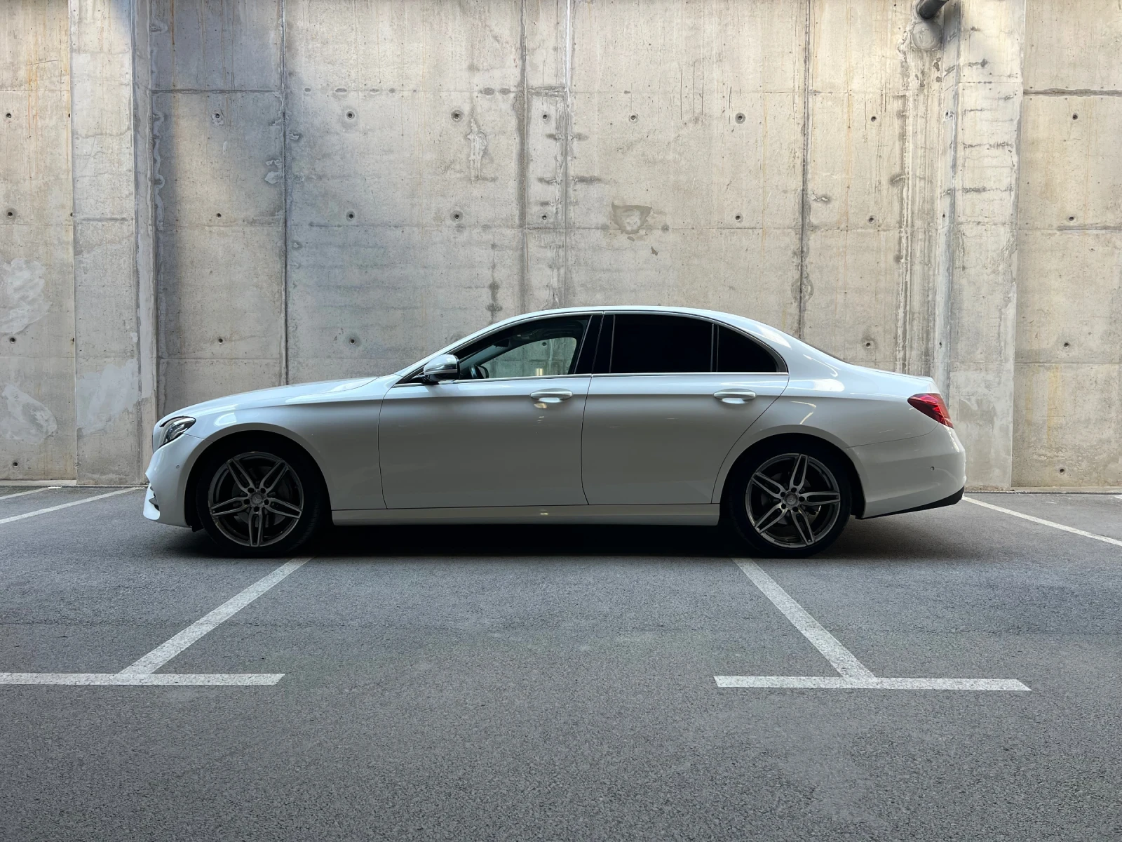 Mercedes-Benz E 220 АМГ Пакет* * Burmaster* * 9g tronic - изображение 4