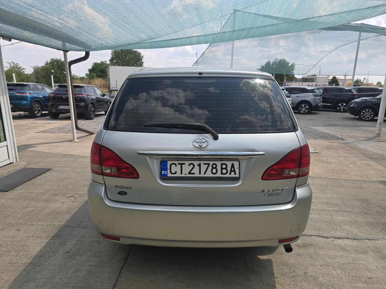 Toyota Avensis verso 2.0 116кс - изображение 6