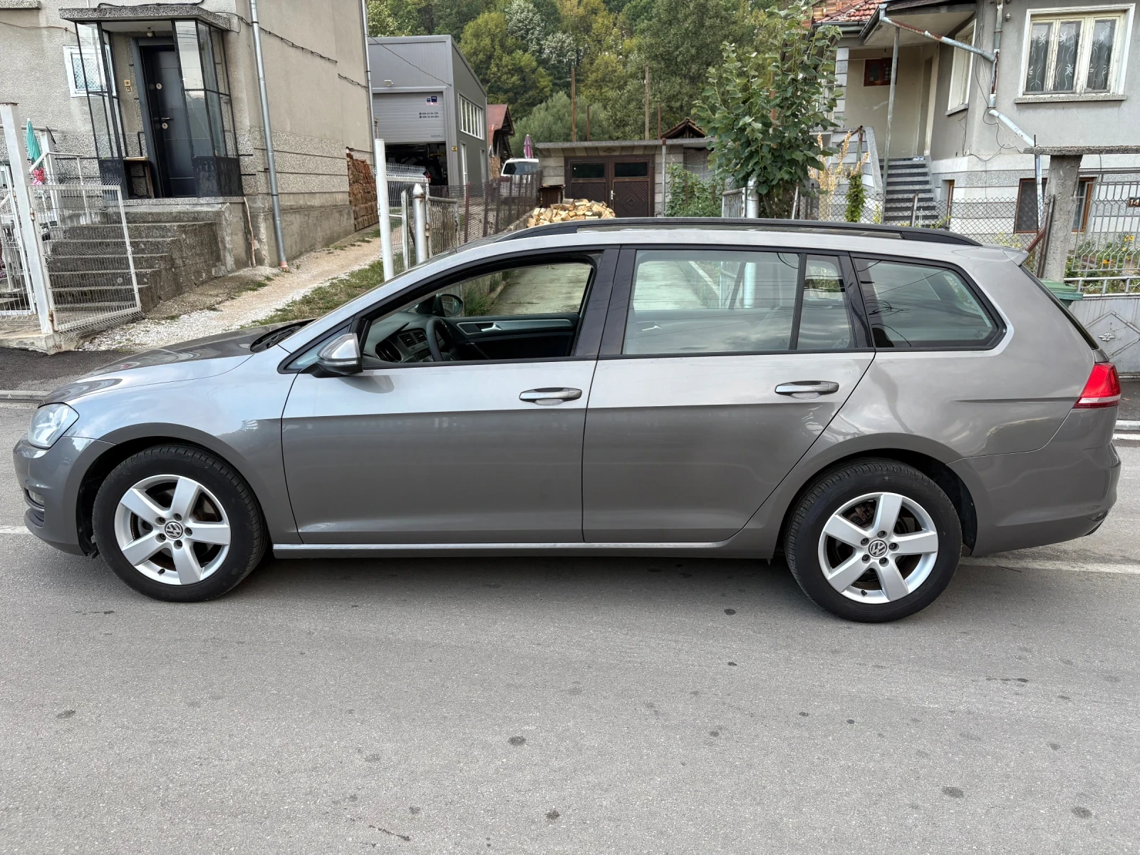 VW Golf 1.6 TDI BLUEMOTION - изображение 5
