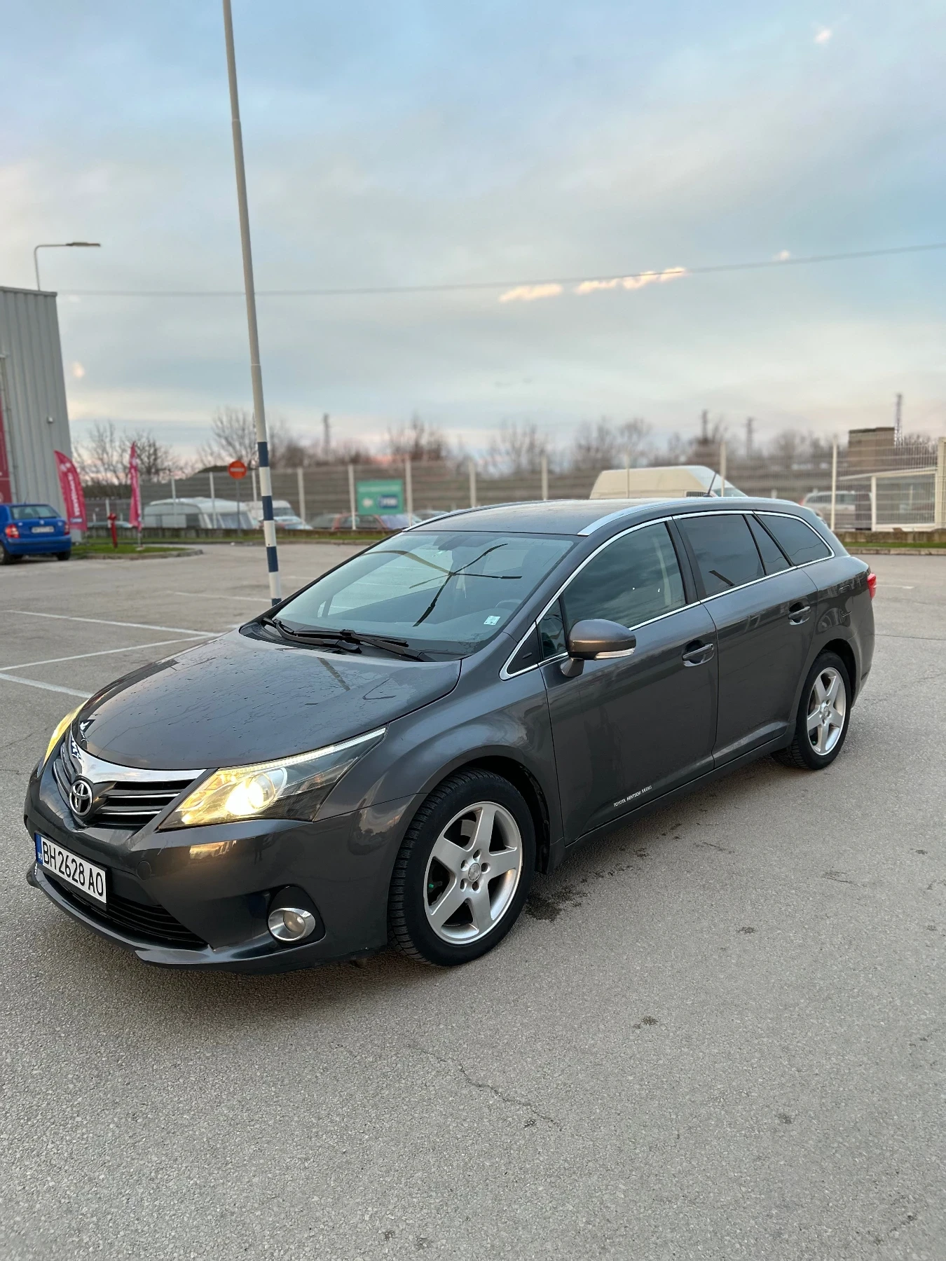 Toyota Avensis D4D - изображение 10