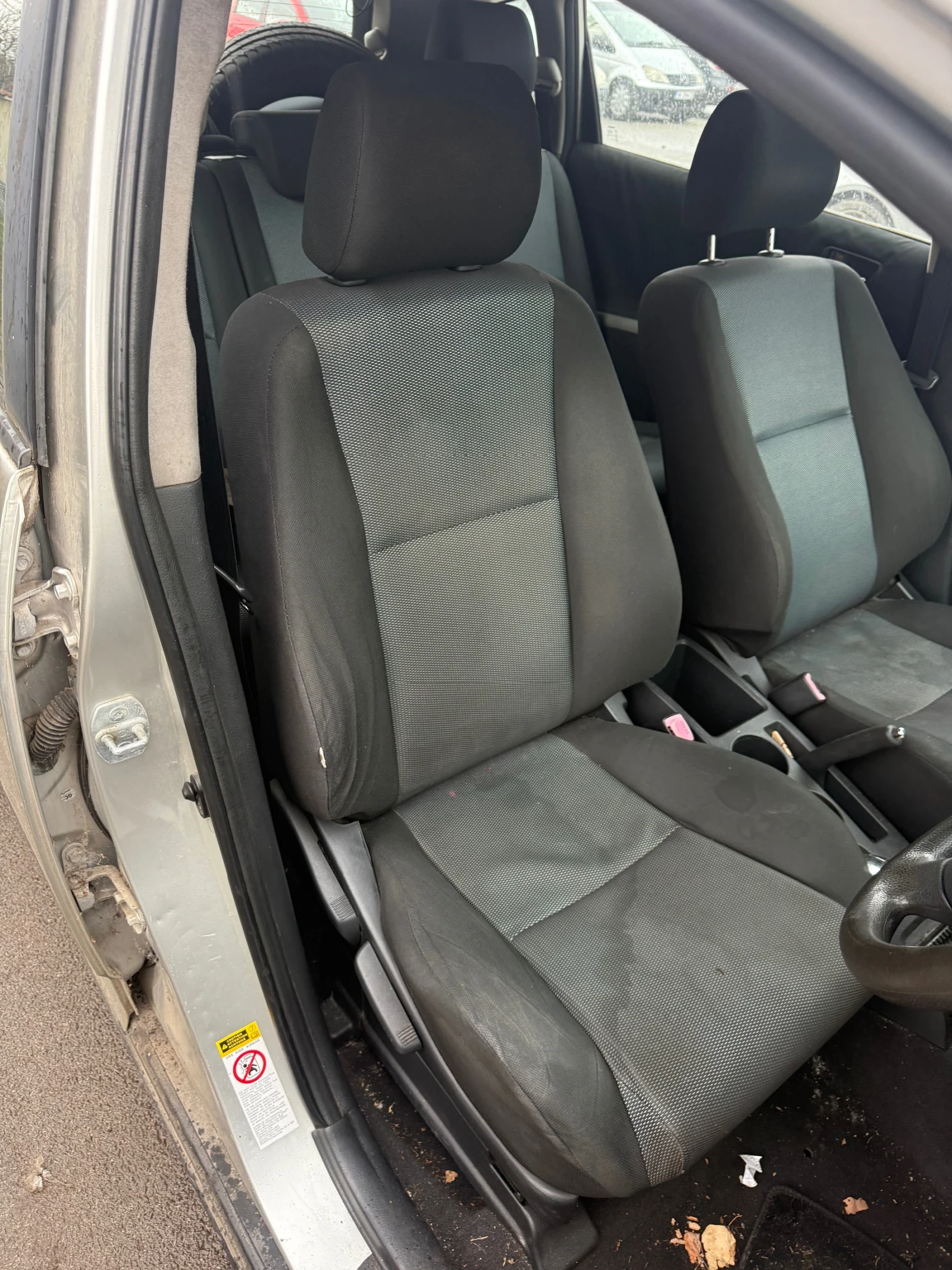 Toyota Corolla verso 2.2 D4-D 6ck 7 места !!!!ЦЯЛА ЗА ЧАСТИ!!!! - изображение 10