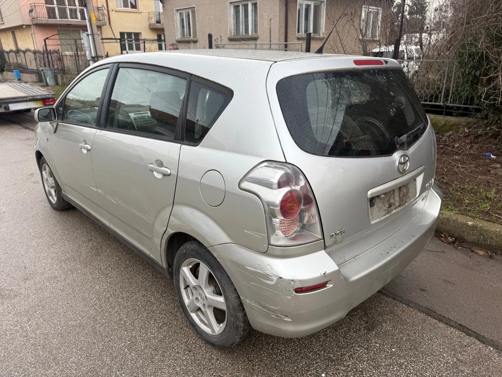 Toyota Corolla verso 2.2 D4-D 6ck 7 места !!!!ЦЯЛА ЗА ЧАСТИ!!!! - изображение 5