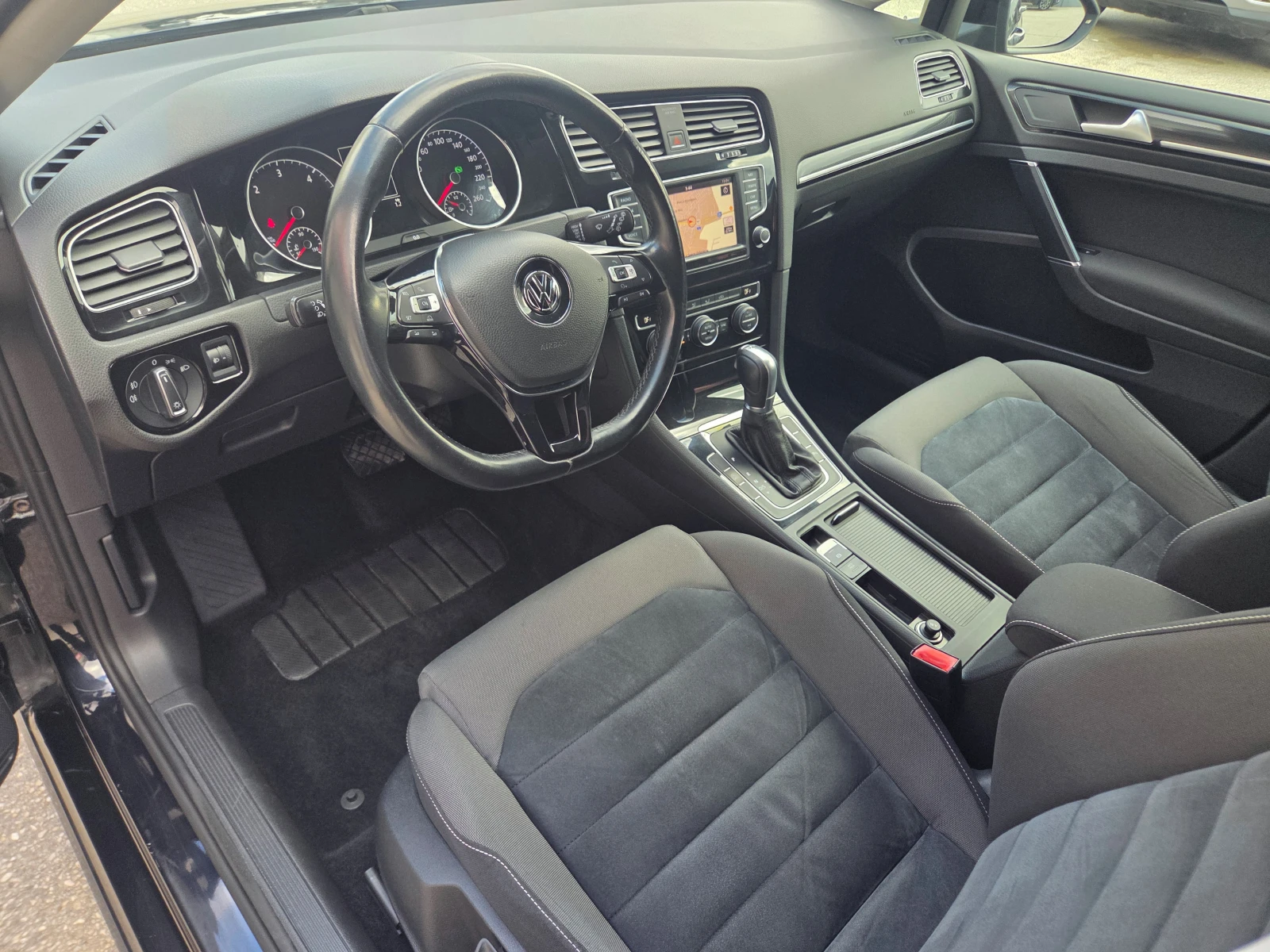 VW Golf 1.6 TDI/Executive/BlueMotion/Tech - изображение 9