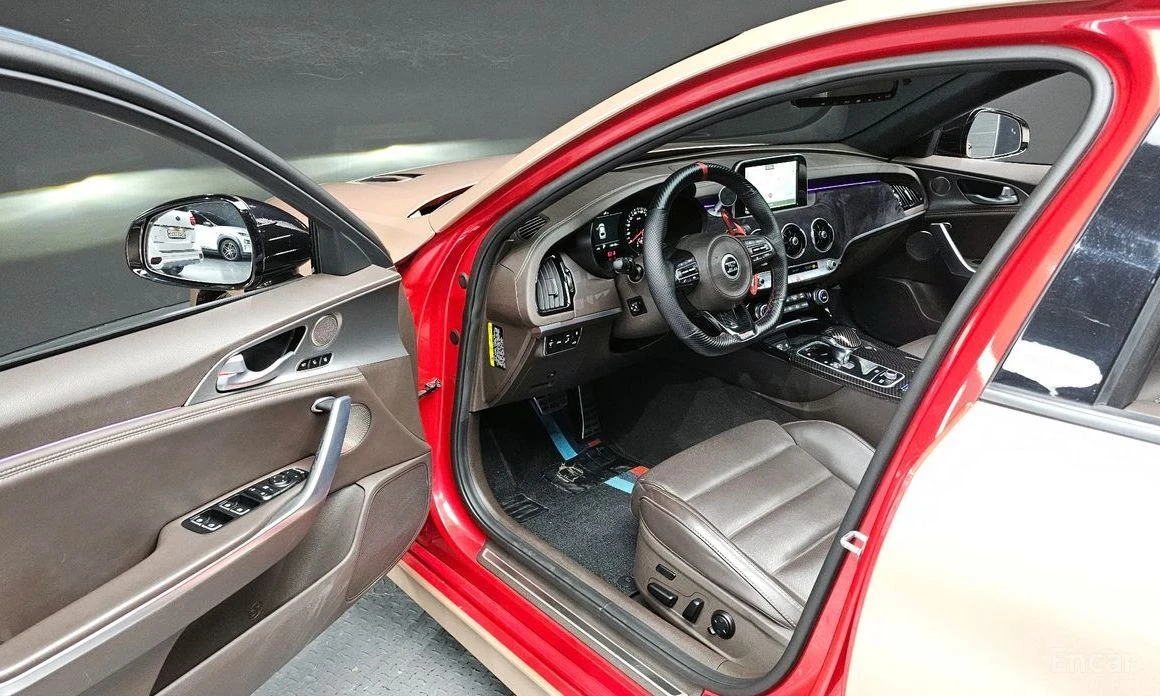 Kia Stinger, снимка 11 - Автомобили и джипове - 53760343