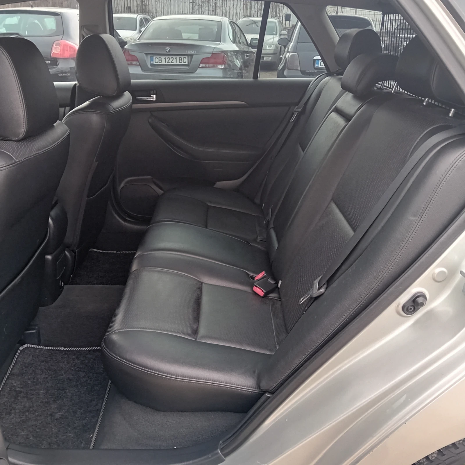 Toyota Avensis 2.0 D4D facelift , снимка 13 - Автомобили и джипове - 53763634