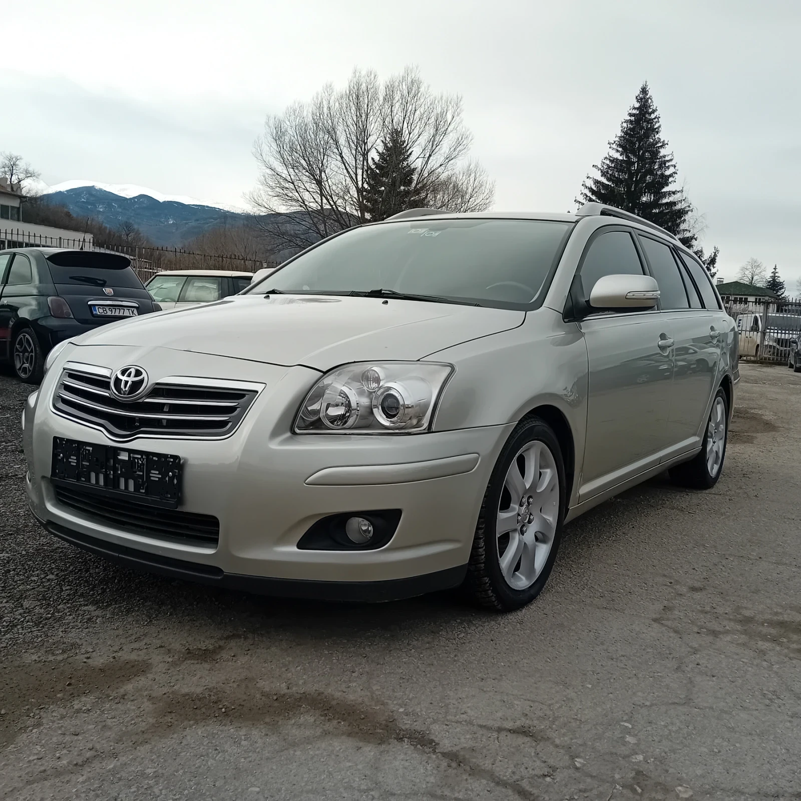 Toyota Avensis 2.0 D4D facelift , снимка 3 - Автомобили и джипове - 53763634
