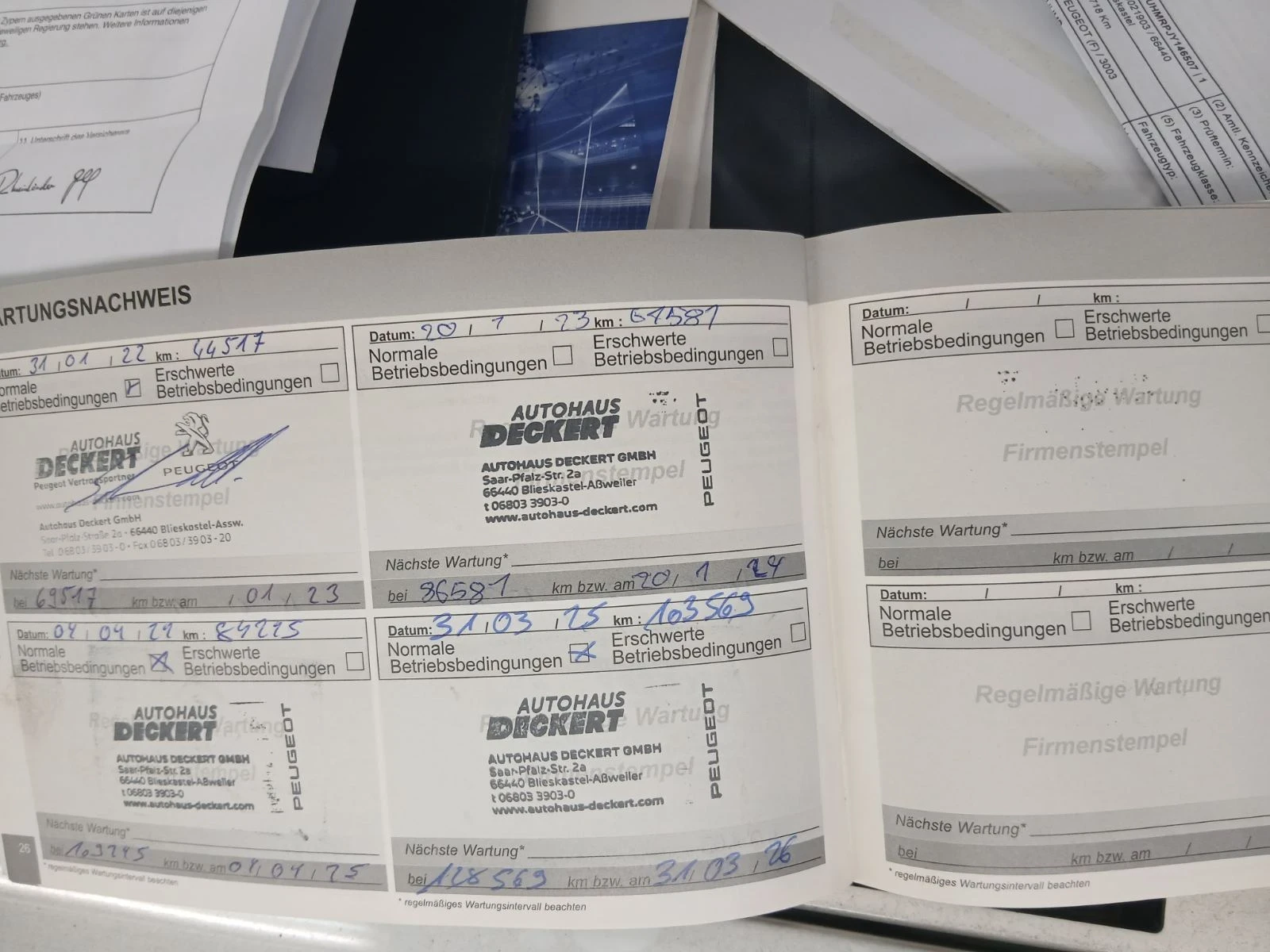 Peugeot 2008 1.2, снимка 11 - Автомобили и джипове - 53904907