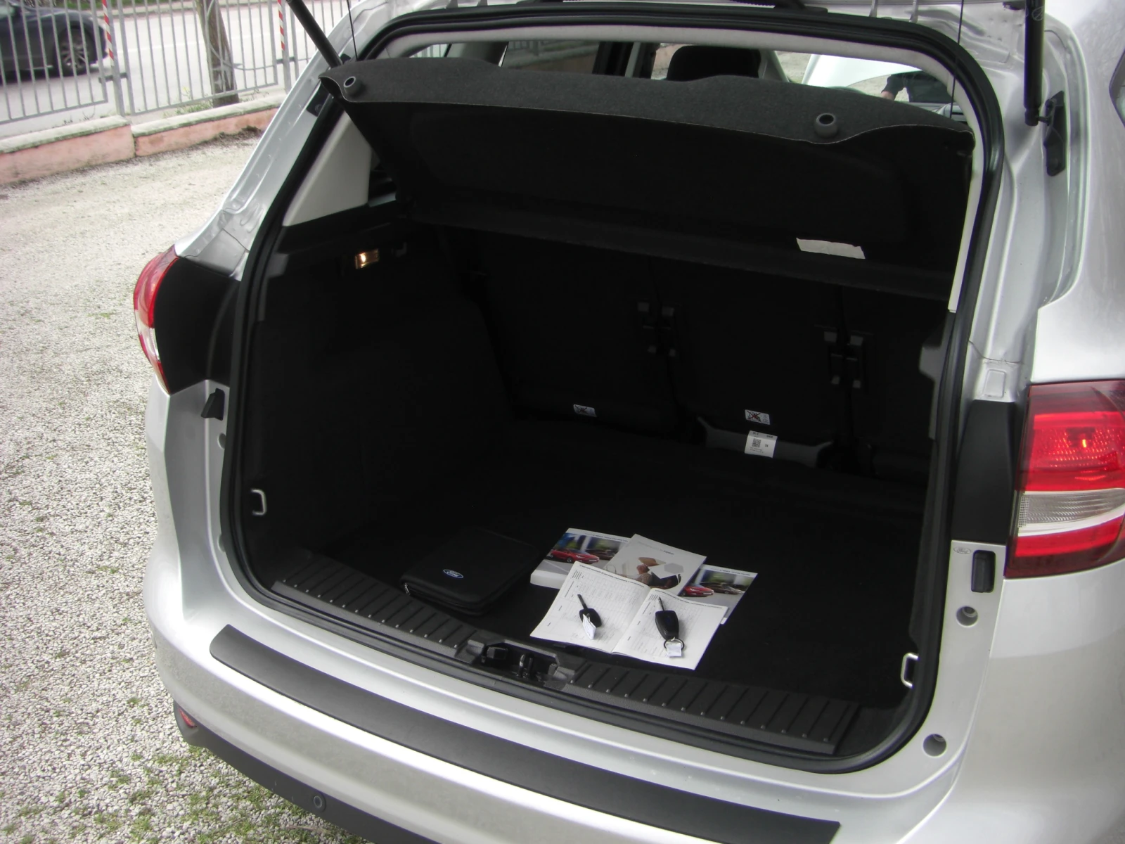 Ford C-max 1.5tdci NAVI AVTOMAT EURO 6C, снимка 16 - Автомобили и джипове - 54006392