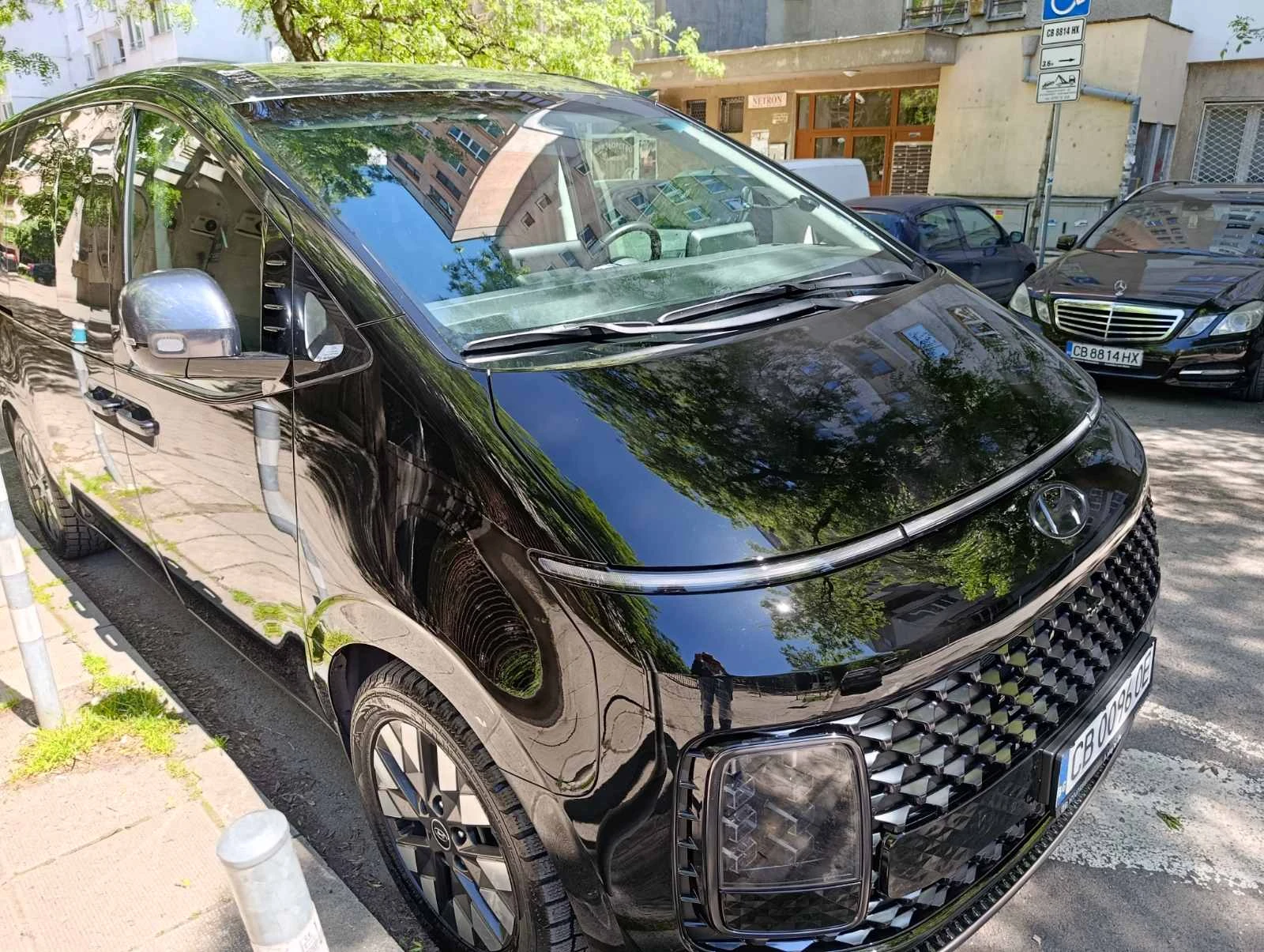 Hyundai Staria Премиум, снимка 17 - Автомобили и джипове - 54575944