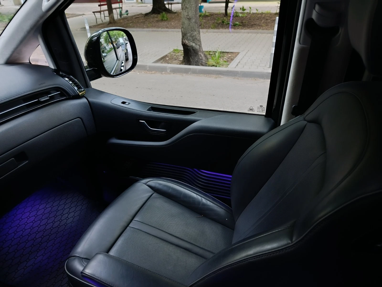 Hyundai Staria Премиум, снимка 6 - Автомобили и джипове - 54575944